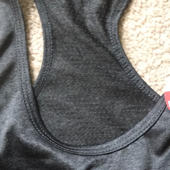 Women’s Razorback tank - Picture 3 of 7